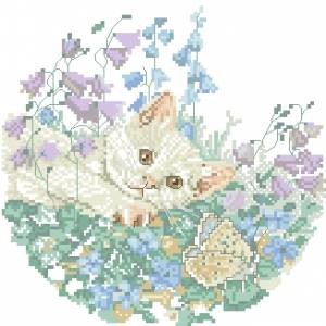 Схема Белый котенок с бабочкой на лугу
